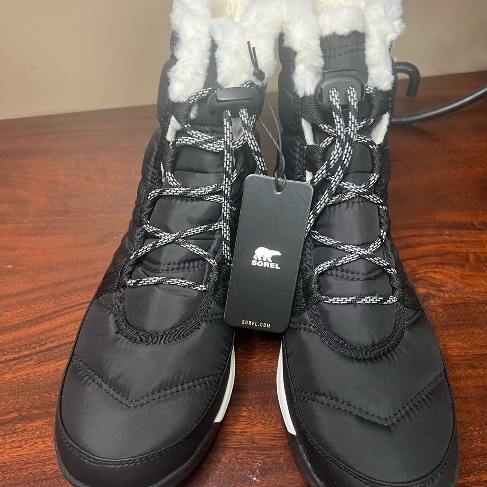 Girl’s Sorel Whitney II Snow Boots with Fur Lining - NWT